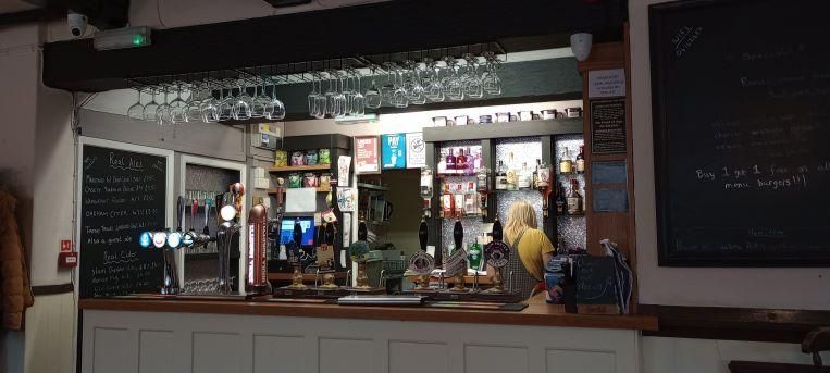 (Pub, Bar). Published on 18-11-2022