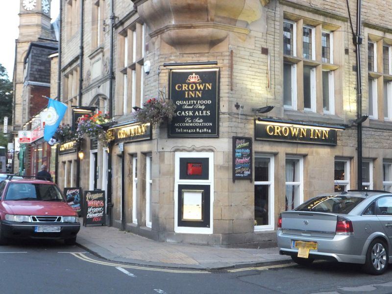 Crown Inn. (Pub, External). Published on 29-09-2013