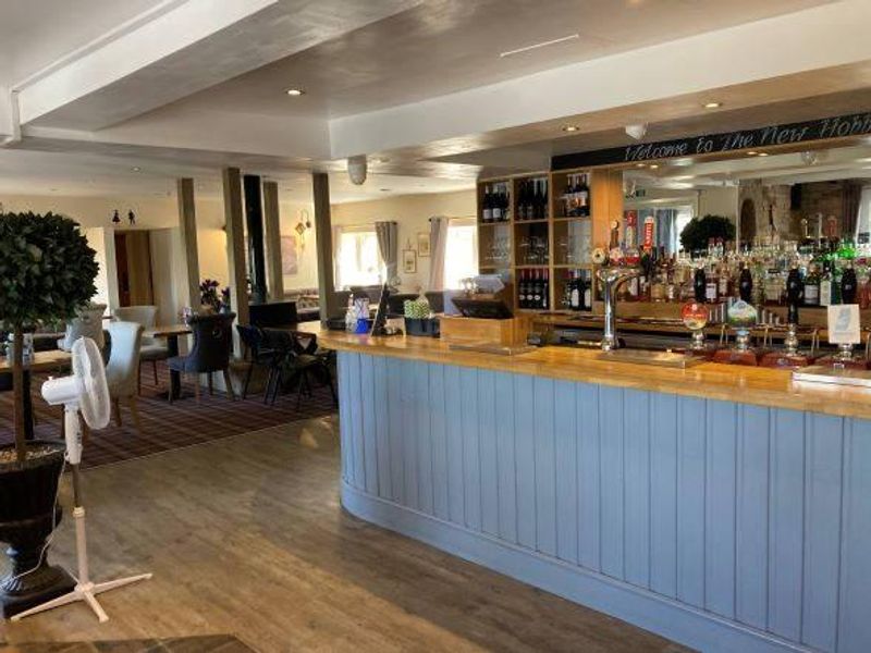 (Pub, Bar). Published on 19-08-2022