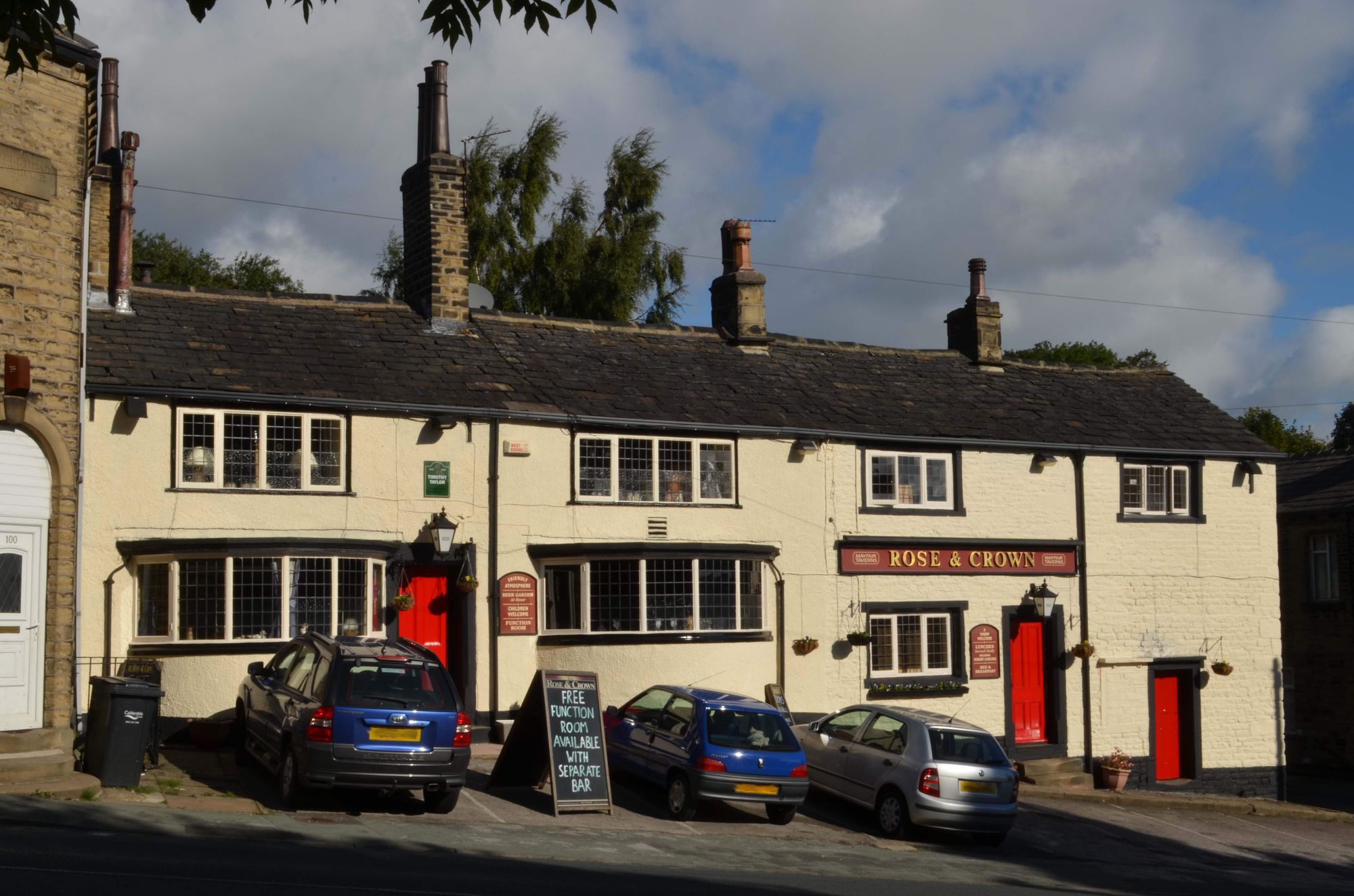 Rose & Crown. (Pub, External). Published on 29-09-2013
