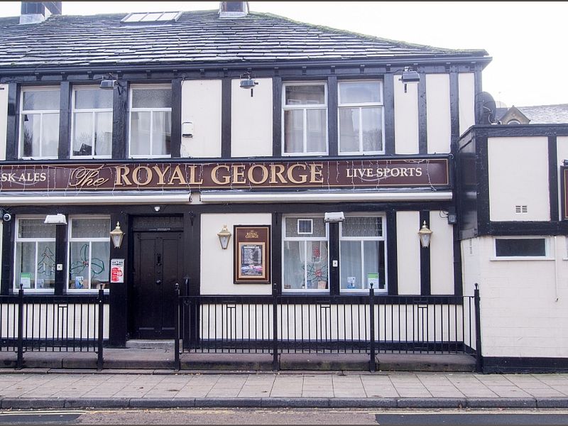 Royal George. (Pub, External). Published on 15-12-2013