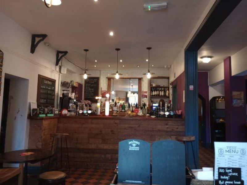 (Pub, Bar). Published on 31-01-2023