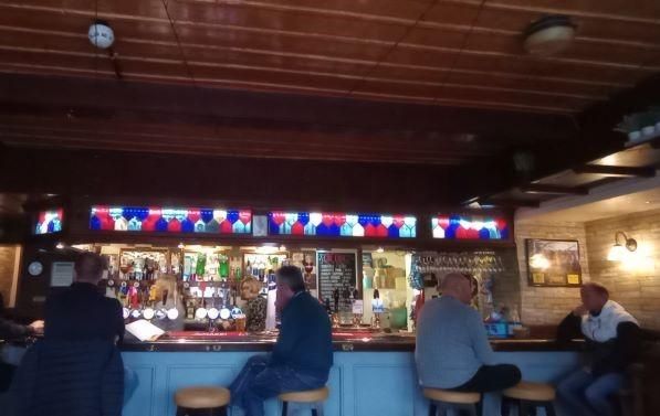 (Pub, Bar, Customers). Published on 20-11-2022