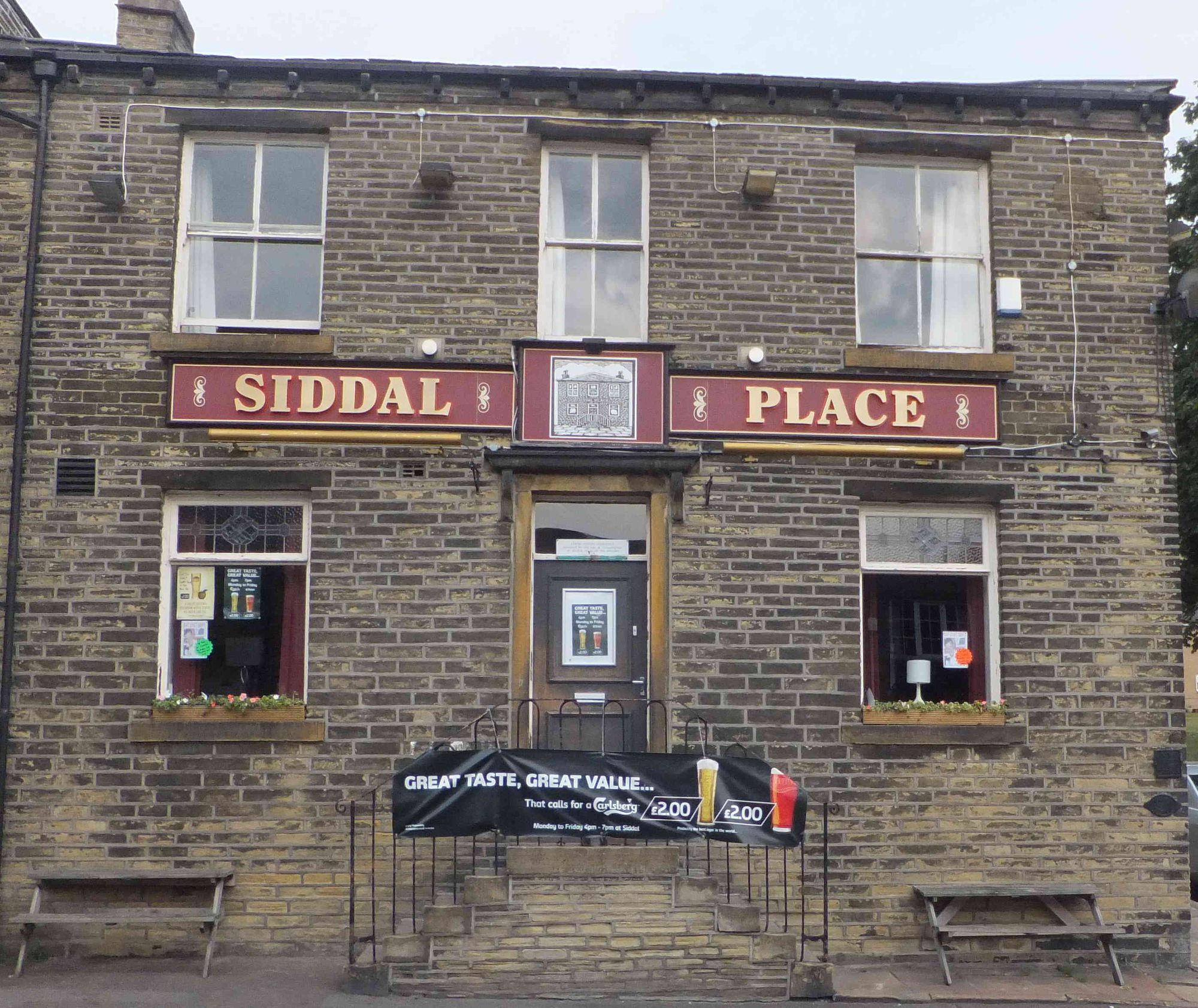 Siddal Place. (Pub, External). Published on 07-09-2013