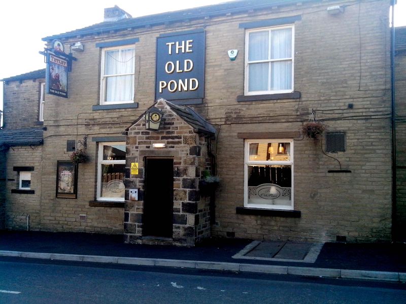 Old Pond. (Pub, External). Published on 30-09-2013 