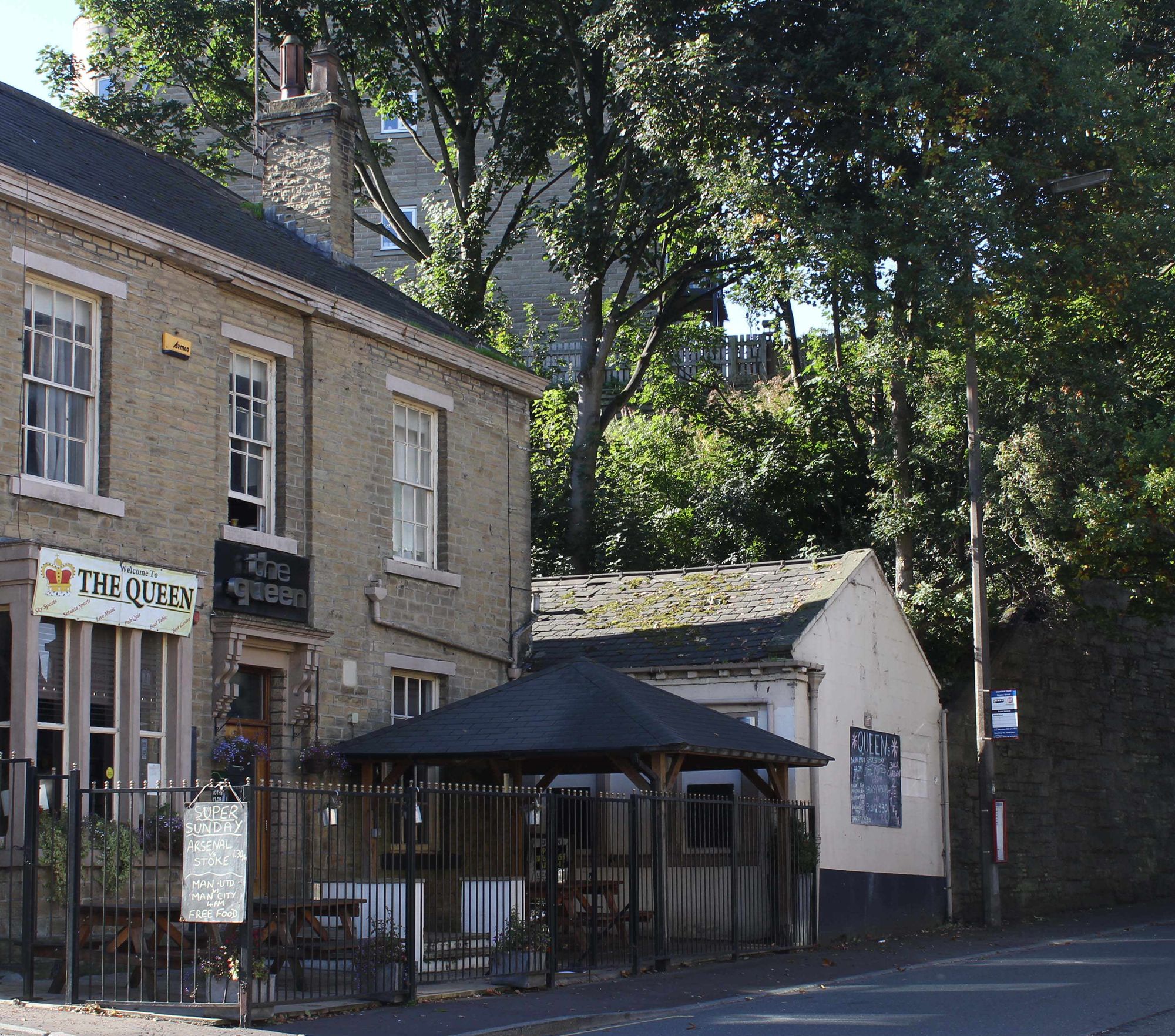 Queen. (Pub, External). Published on 29-09-2013