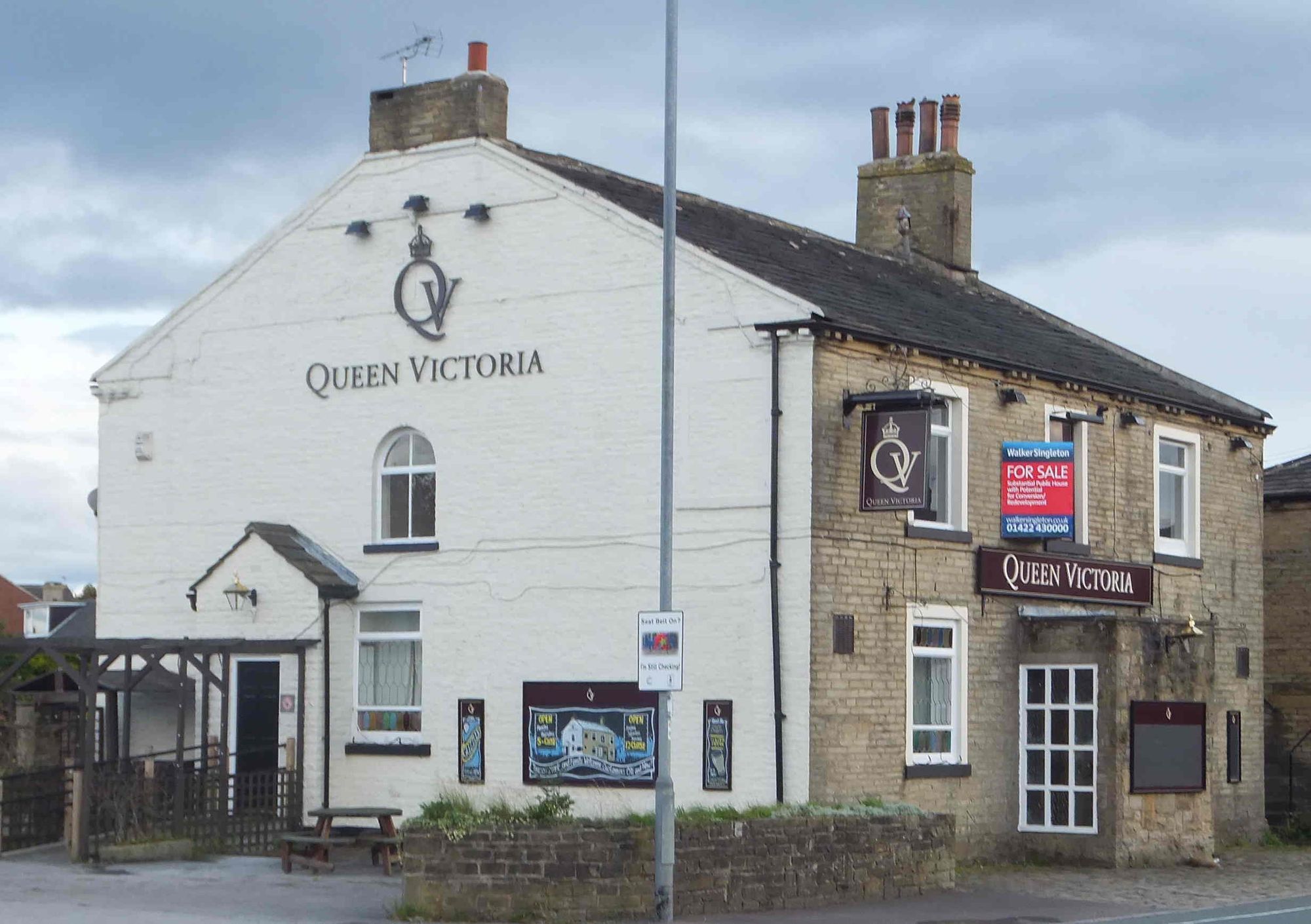Queen Victoria. (Pub, External). Published on 10-09-2013