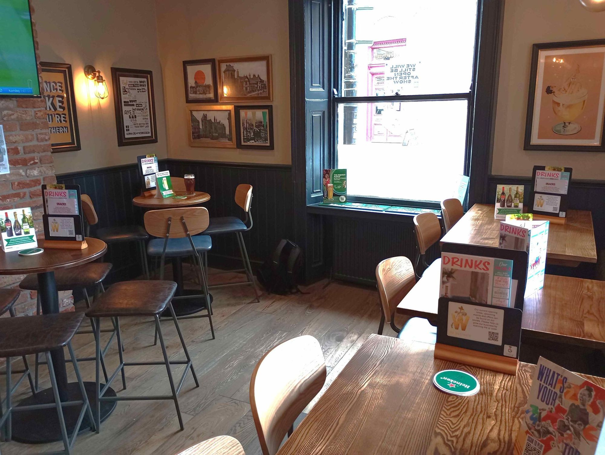 Seating area. (Pub). Published on 26-07-2025