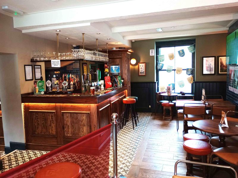 (Pub, Bar). Published on 26-07-2025 