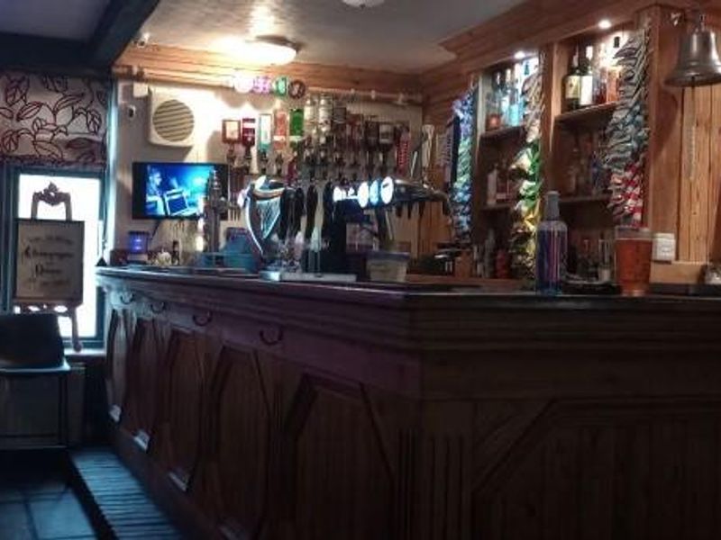 (Pub, Bar). Published on 20-11-2022