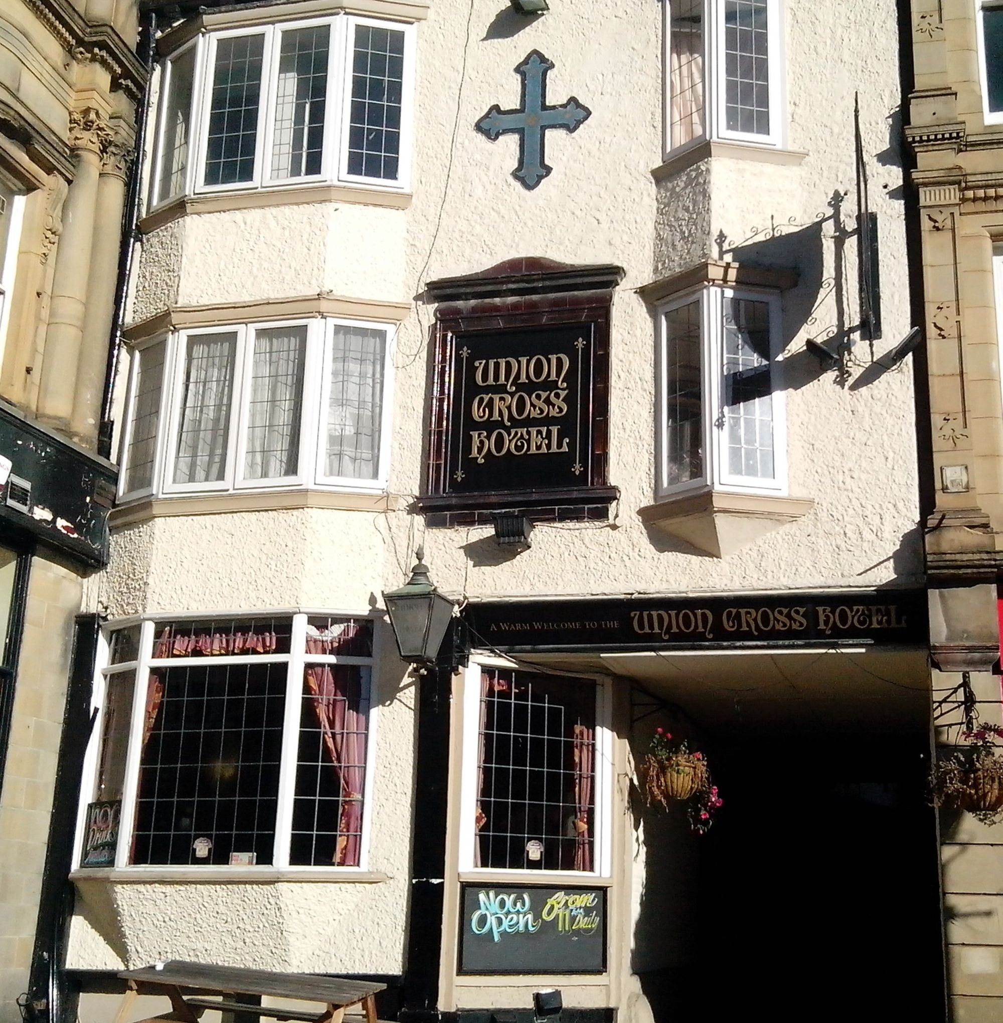 Union Cross. (Pub, External). Published on 08-09-2013