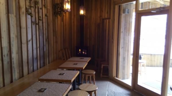 Seating area. (Pub, Brewery). Published on 19-05-2015