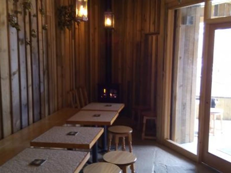 Seating area. (Pub, Brewery). Published on 19-05-2015