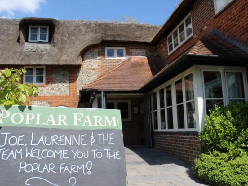 (Pub, External, Sign). Published on 27-05-2013 