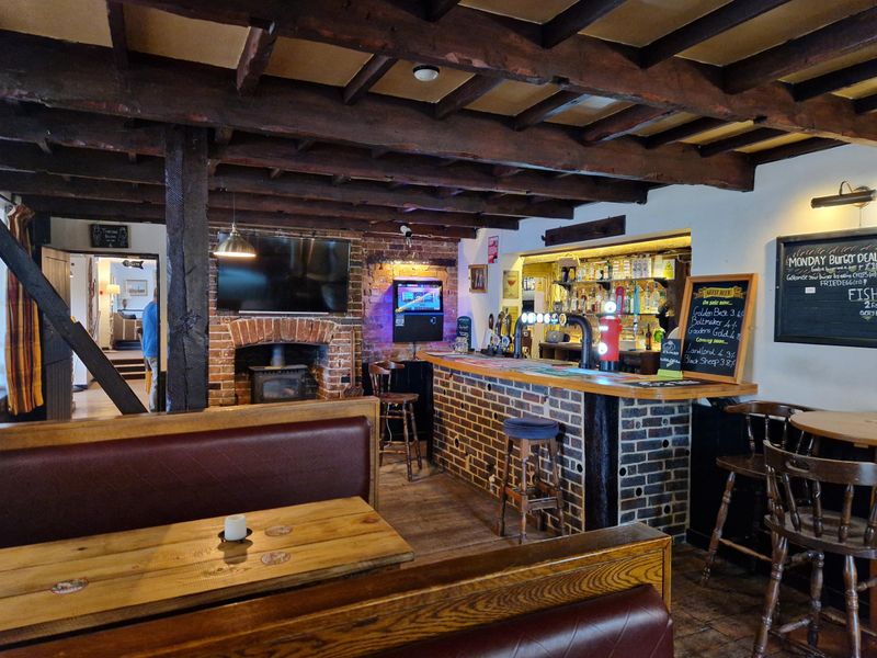 Dove Inn, interior (Photo: Pete Horn - 27/09/2025). (Pub, Bar). Published on 28-09-2025 