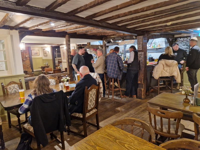 Interior (Photo; Pete Horn - 26/09/2025). (Pub, Bar, Customers). Published on 28-09-2025 