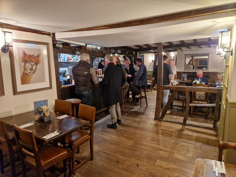 Interior (Photo; Pete Horn - 26/09/2025). (Pub, Bar, Customers). Published on 28-09-2025 
