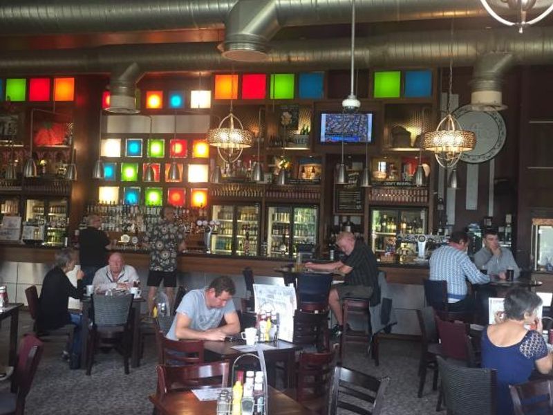 (Pub, Bar). Published on 02-08-2015 