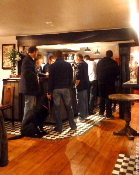 The comfortable bar. (Pub, Bar, Customers). Published on 01-11-2013