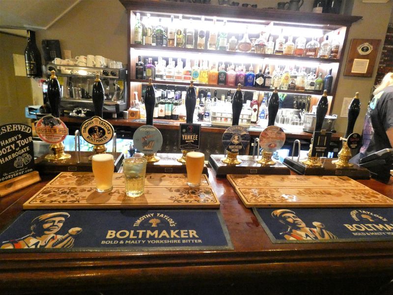 (Pub, Bar). Published on 13-12-2022 