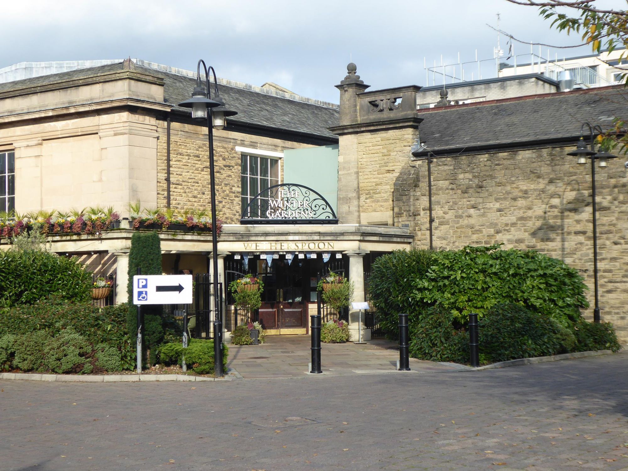 The Ginnel entrance. (Pub, External). Published on 20-10-2018