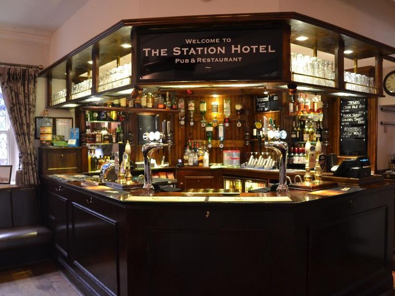 (Pub, Bar). Published on 04-06-2018