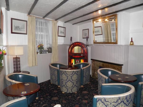 Copyright C Swales. (Bar). Published on 26-09-2013