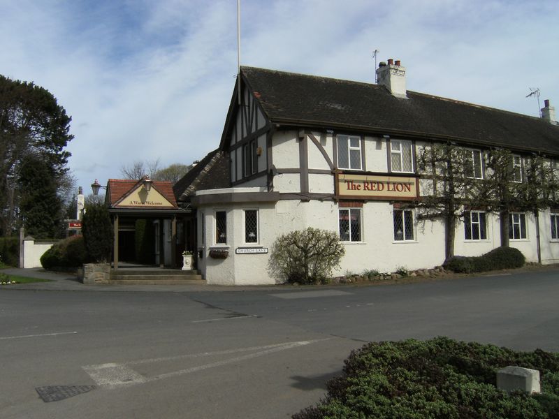The Red Lion, 2014. (Pub, External). Published on 25-08-2014