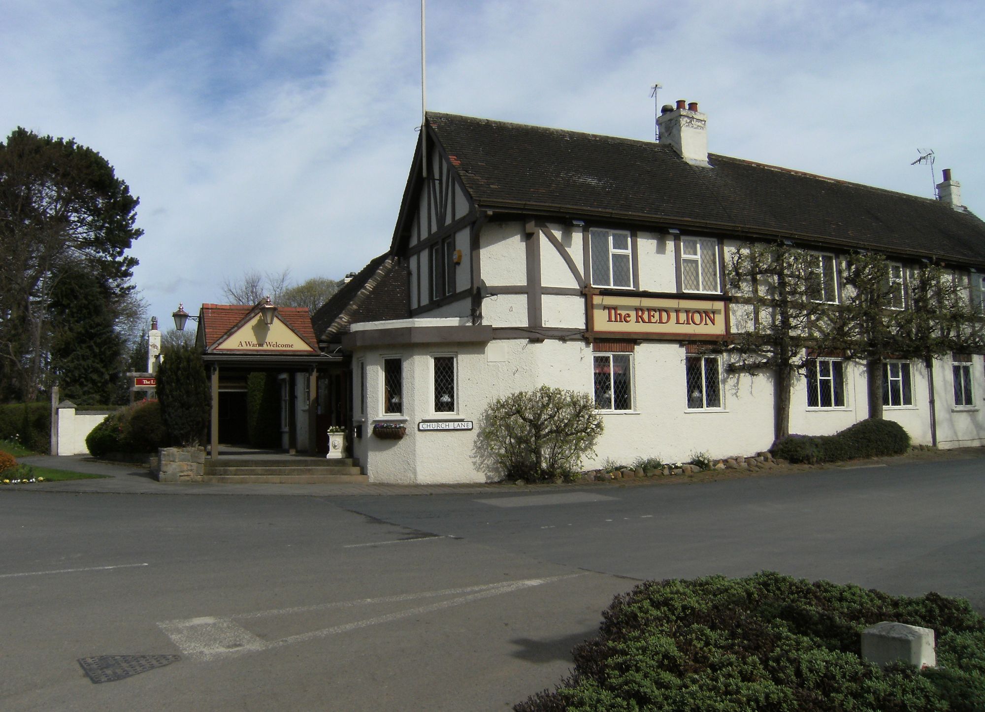 The Red Lion, 2014. (Pub, External). Published on 25-08-2014