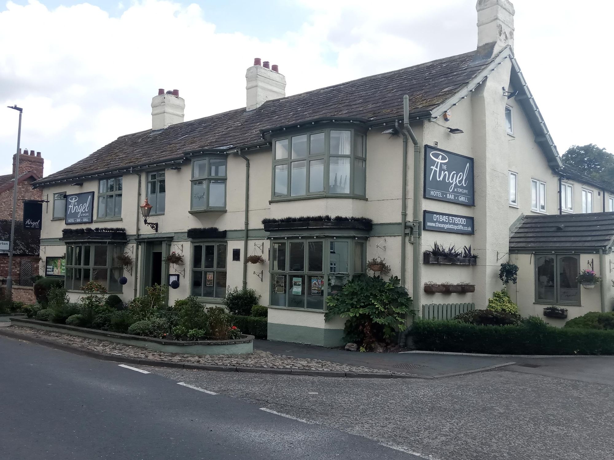 The Angel at Topcliffe, 2022. (Pub, External). Published on 28-08-2022