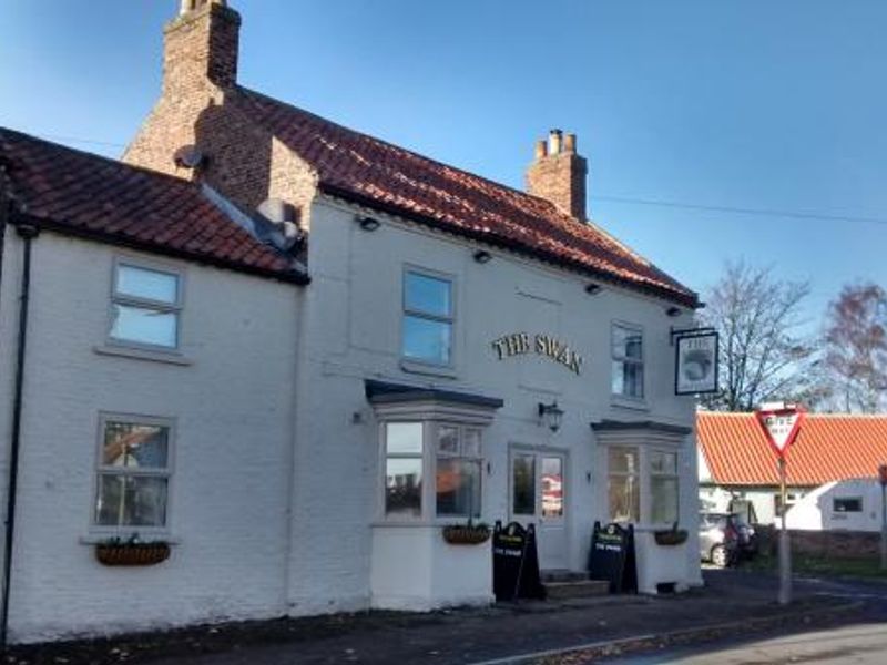 The Swan, Topcliffe, November 2015. (Pub, External). Published on 21-11-2015 