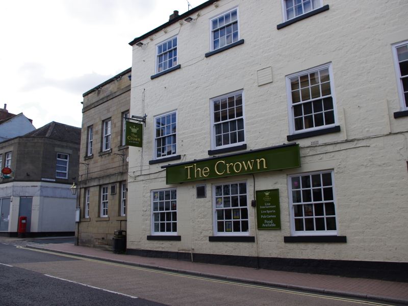 The Crown on the High Street, 2012. (Pub, External). Published on 25-08-2014 