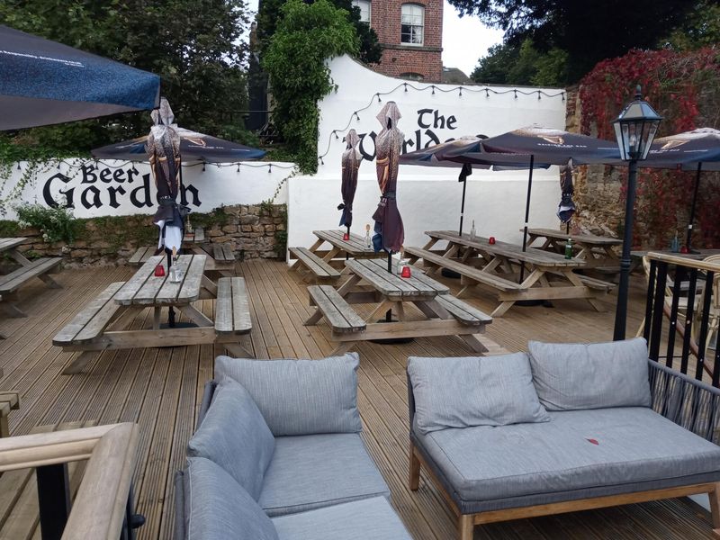 (Pub, Garden). Published on 08-06-2022 