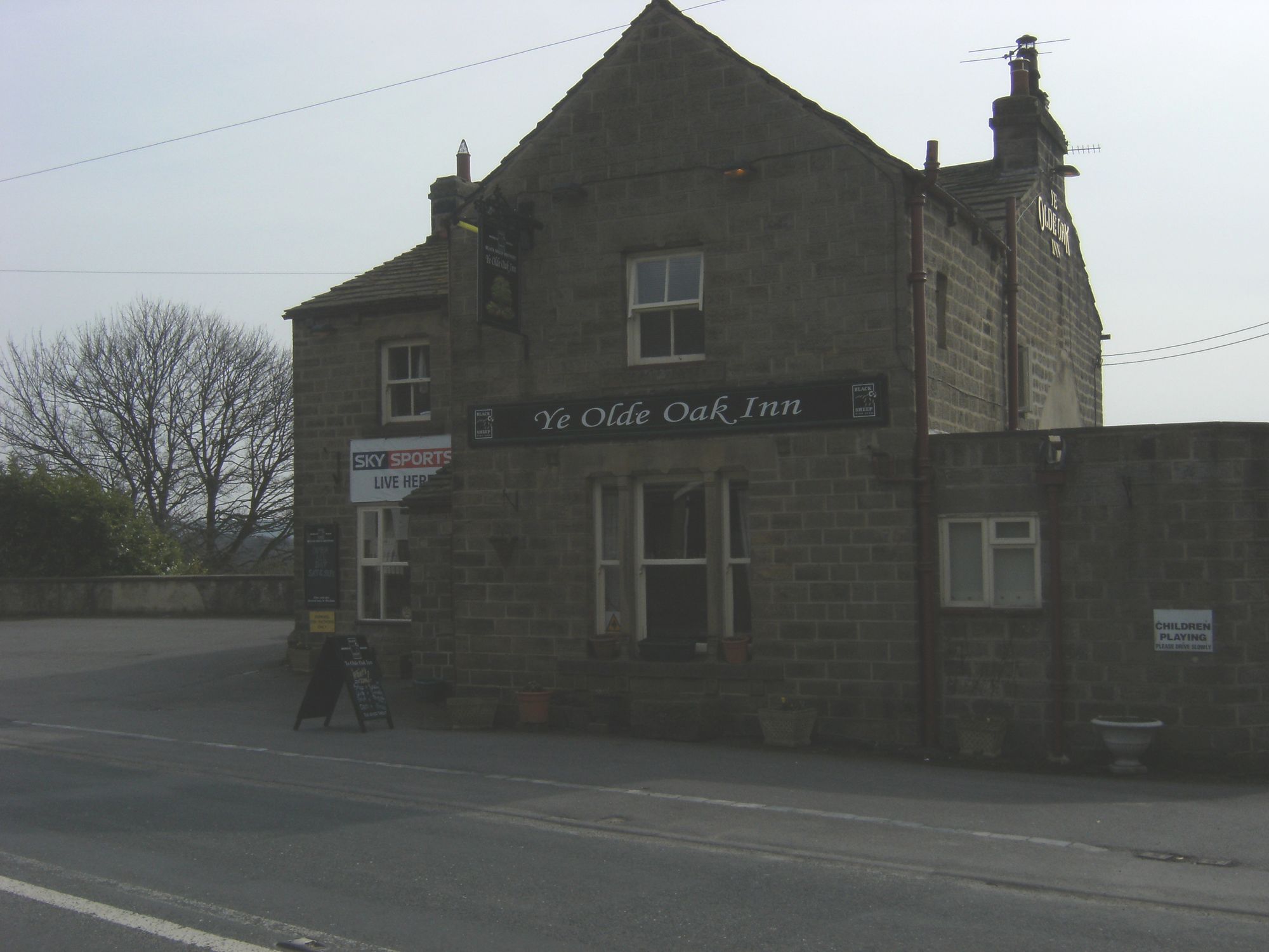 Ye Olde Oak Inn, 2014. (Pub, External). Published on 25-08-2014