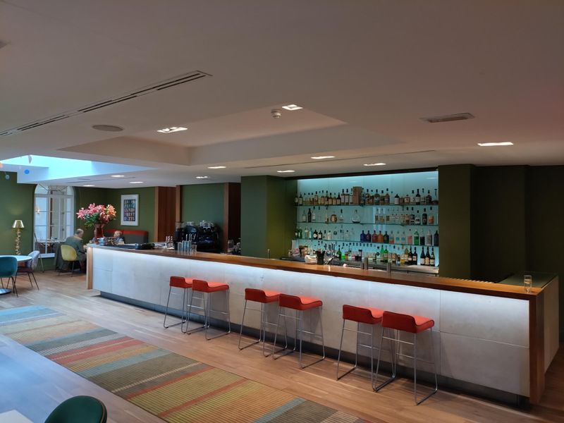 (Pub, Bar). Published on 28-10-2025 