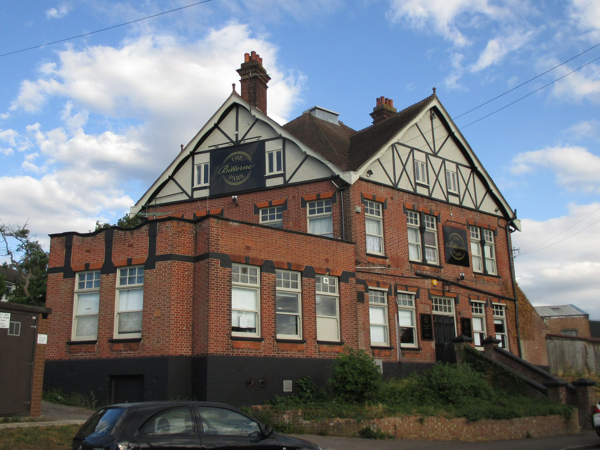 Mbuntu Cocktail Bar & Bistro, Southampton. (Pub, External). Published on 22-07-2015