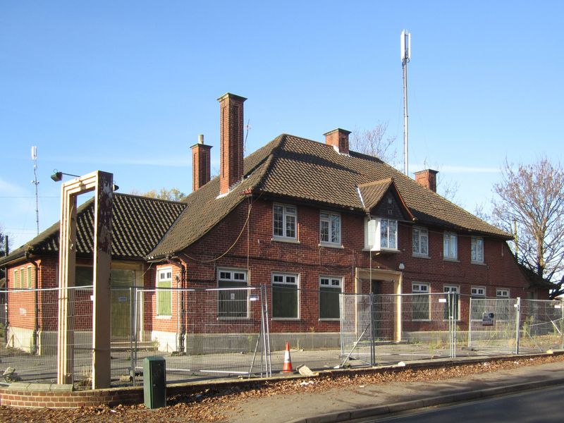 Bush, Maybush (Photo: Pete Horn - 18/11/2012). (Pub, External, Key). Published on 18-11-2012