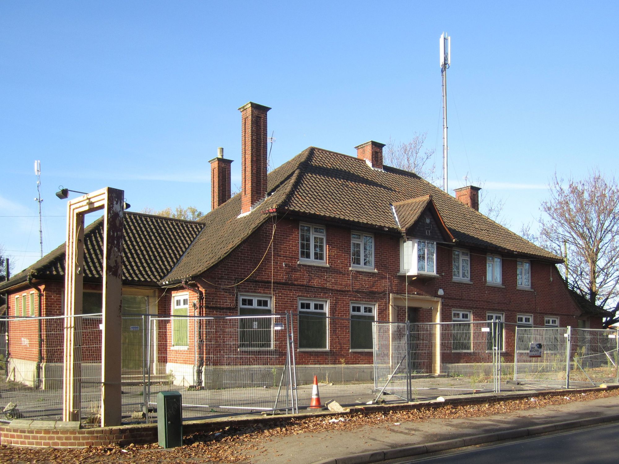 Bush, Maybush (Photo: Pete Horn - 18/11/2012). (Pub, External, Key). Published on 18-11-2012