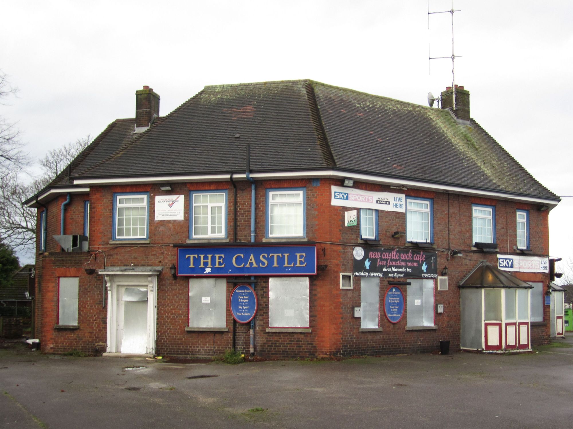 Castle Inn, Midanbury (Photo: Pete Horn - 03/12/2012). (Pub, External, Key). Published on 03-12-2012