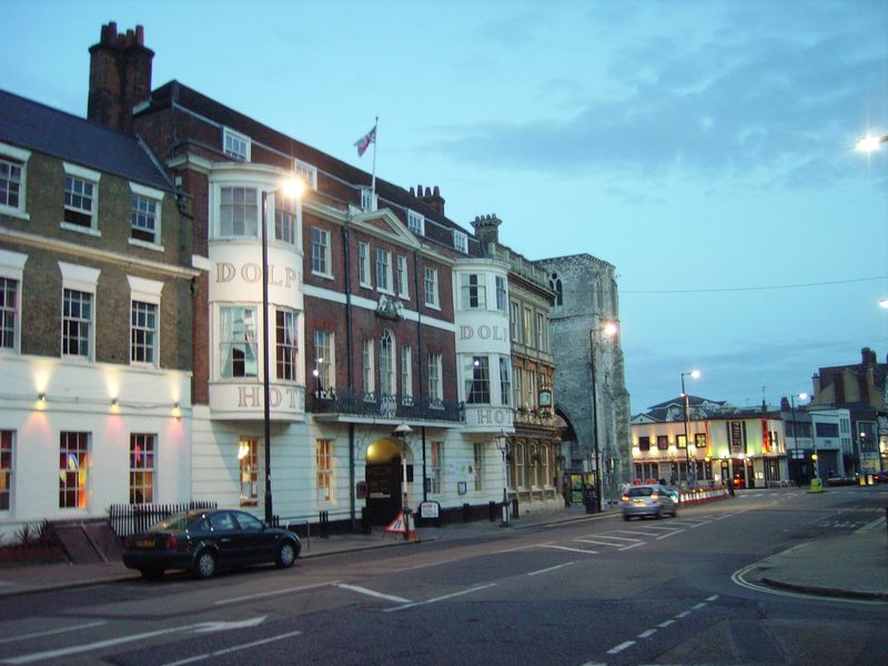 Dolphin Hotel, High Street (Photo: Gary Tull - 22/04/2007). (Pub, External). Published on 22-04-2007