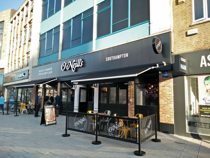 O'Neill's, Above Bar (Photo: Pete Horn - 29/11/2019). (Pub, External, Key). Published on 29-11-2019