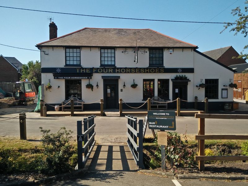 Four Horseshoes, Nursling (Photo: Pete Horn 1st June 2020). (Pub, External, Key). Published on 01-06-2020