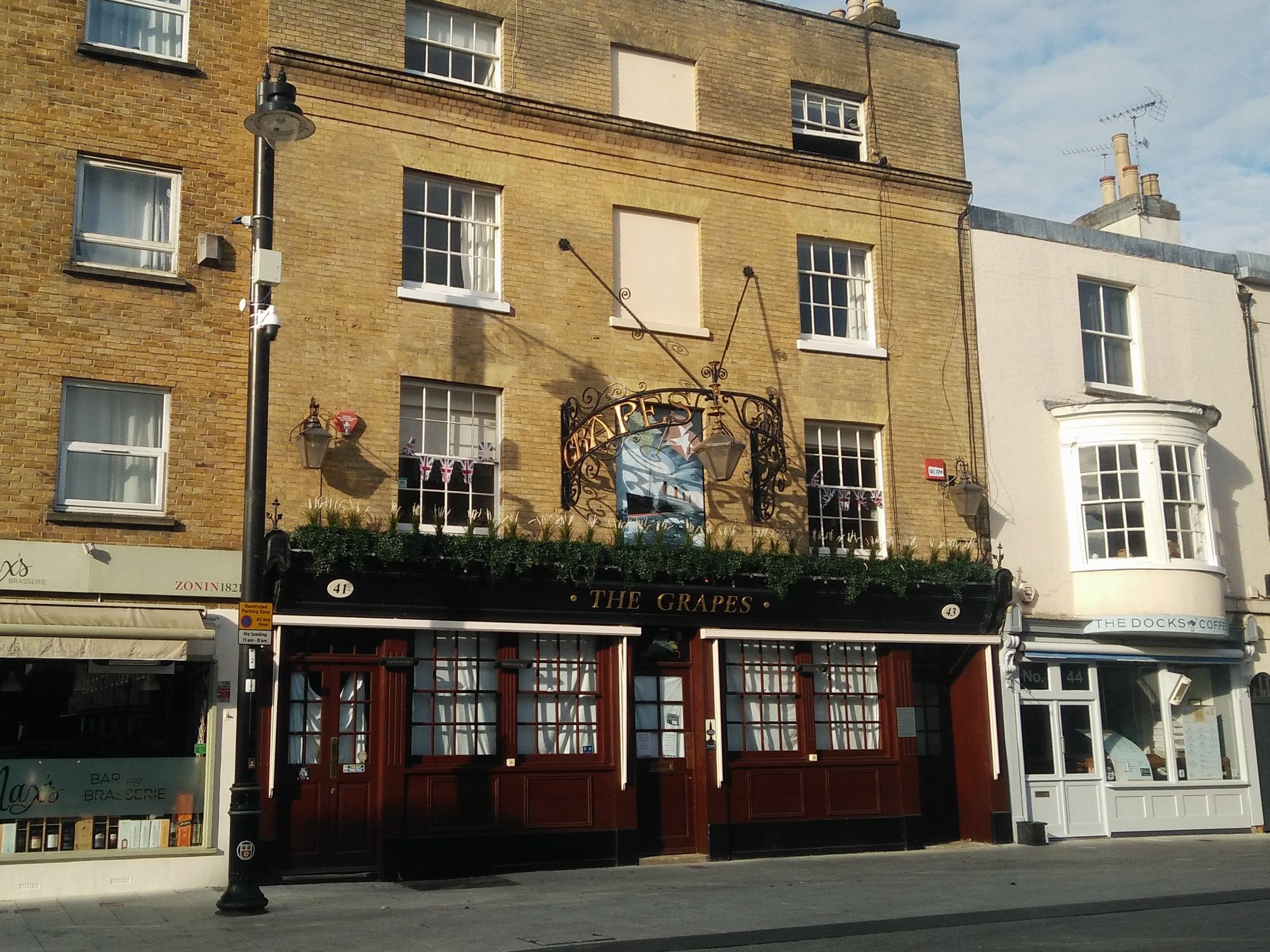 Grapes, Southampton. (Pub, External). Published on 13-07-2020