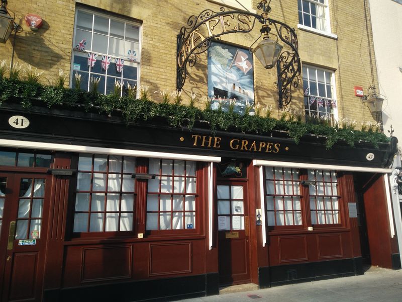 Grapes, Southampton. (Pub, External, Key). Published on 13-07-2020