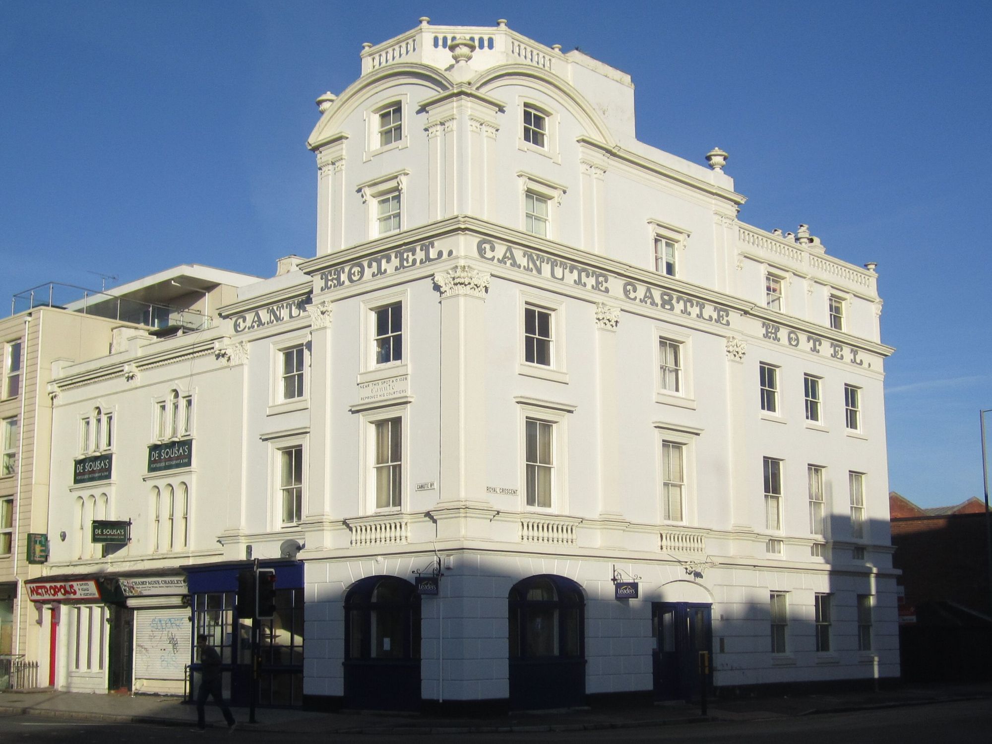 Henrys Lounge, Southampton (Photo: Pete Horn - 30/10/2012). (Pub, External, Key). Published on 30-10-2012