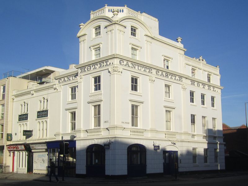 Henrys Lounge, Southampton (Photo: Pete Horn - 30/10/2012). (Pub, External, Key). Published on 30-10-2012