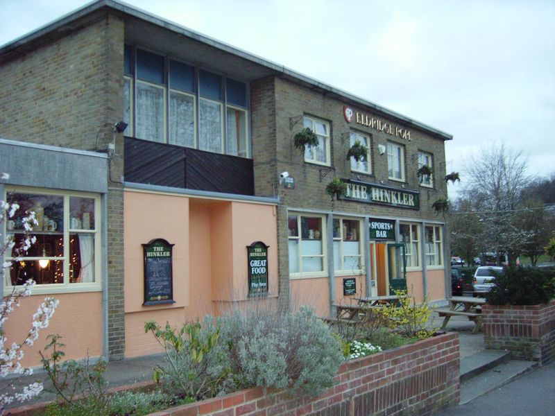 Hinkler, Thornhill (Photo: Gary Tull - 03/04/2007). (Pub, External). Published on 03-04-2007 