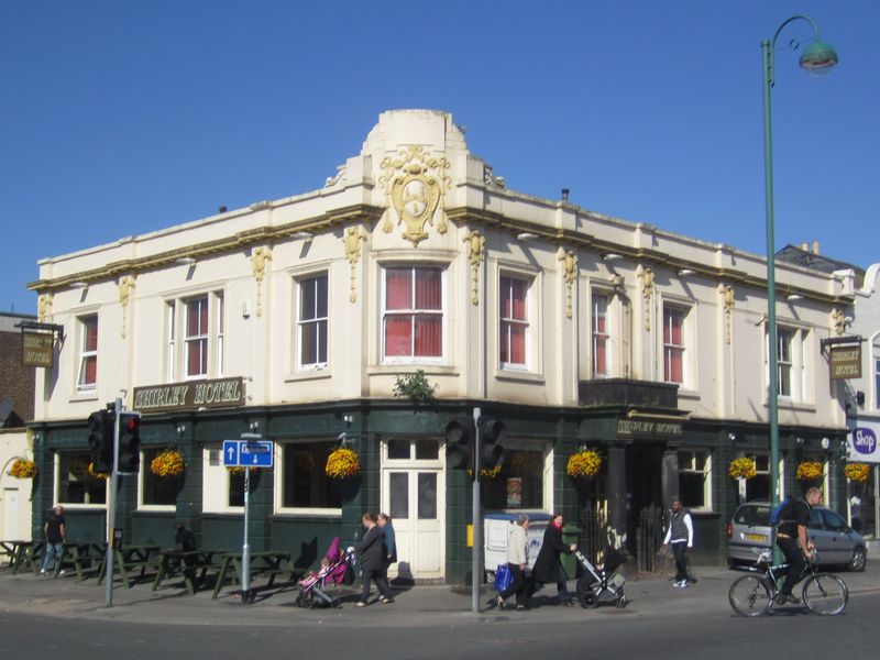 Shirley Hotel, Shirley (Photo: Pete Horn - 03/05/2013). (Pub, External). Published on 03-05-2013 