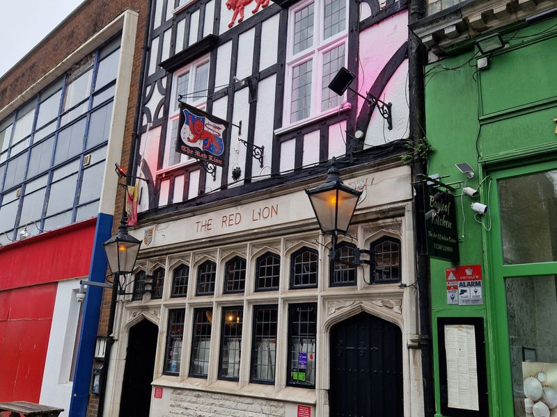 Red Lion, High St, Southampton (Photo: Pete Horn - 07/11/2024). (Pub, External). Published on 07-11-2024