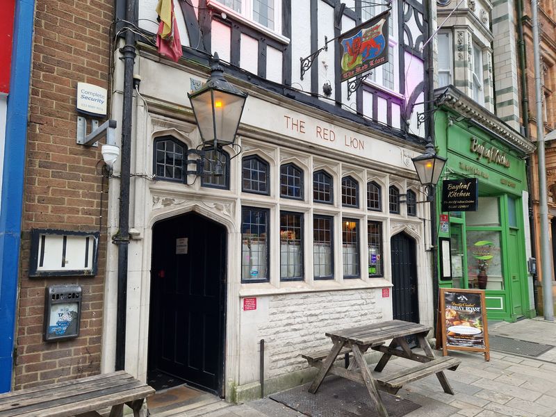 Red Lion, High St, Southampton (Photo: Pete Horn - 07/11/2024). (Pub, External). Published on 07-11-2024